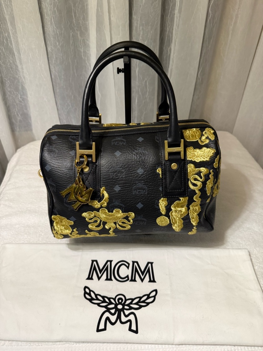*RARE* MCM Black Leather Speedy 30,  Gold Embroidered Accents and Red/Navy Trim - Picture 3 of 15